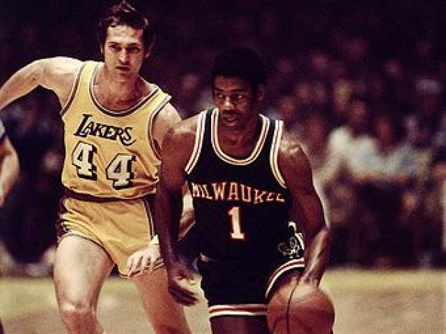 亚里主场的 亚里主场的